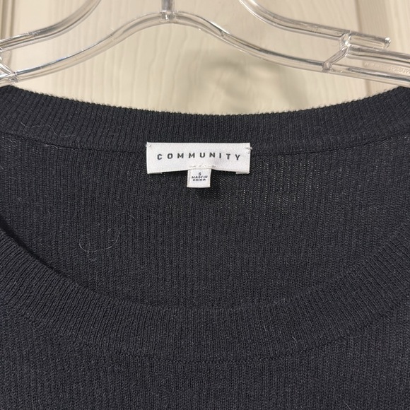 Community oversized ribbed sweater in black - Picture 2 of 6